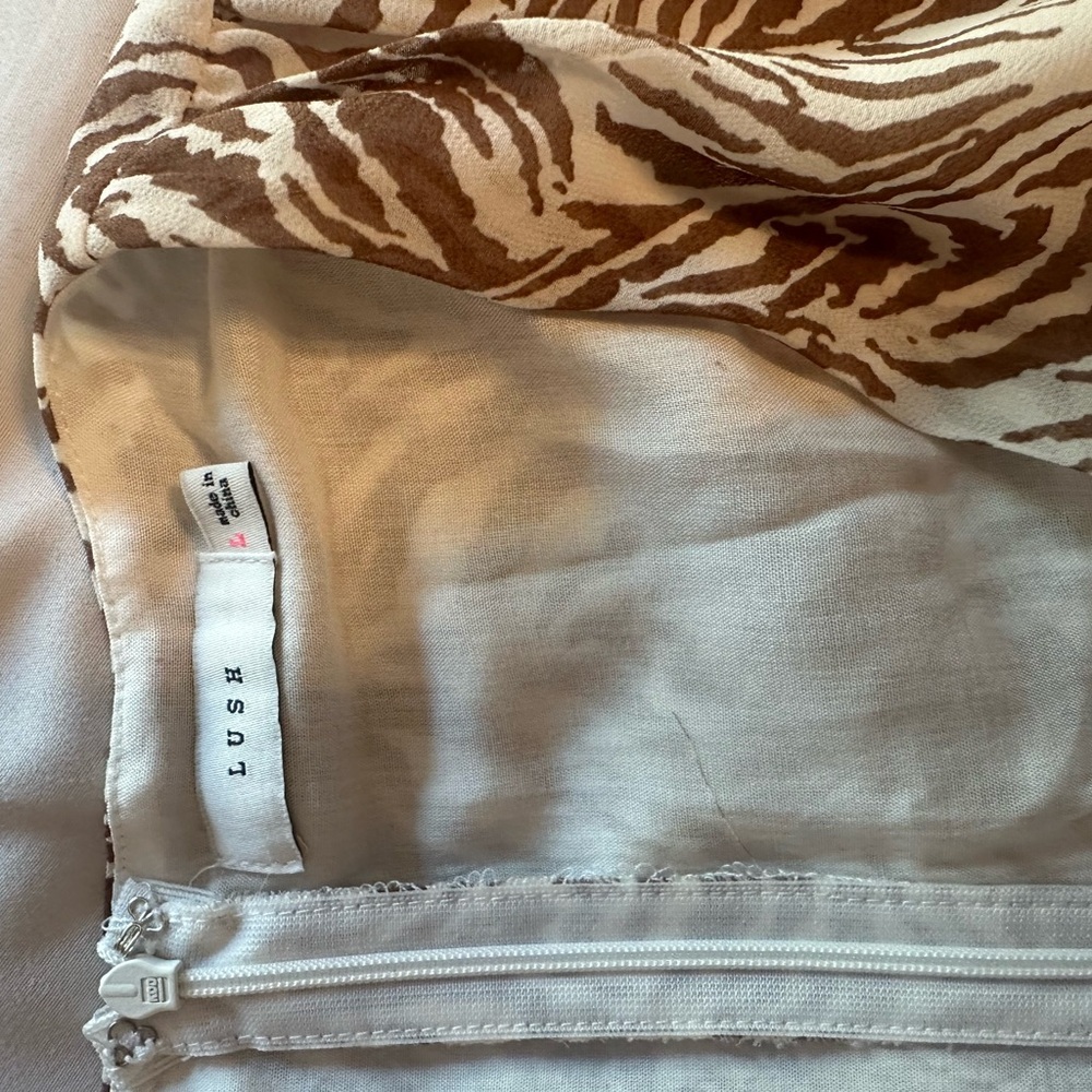 Lush‎ Brown Zebra Print Cutout maxi Dress Size Large - Picture 8 of 9